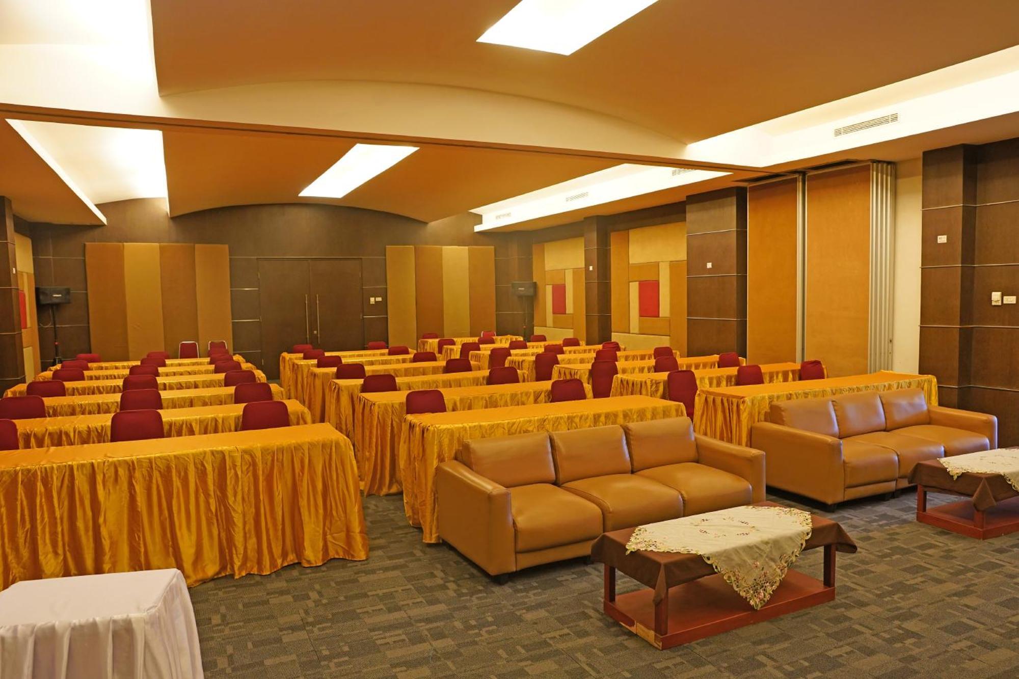 Arinas Hotel Bandar Lampung Luaran gambar